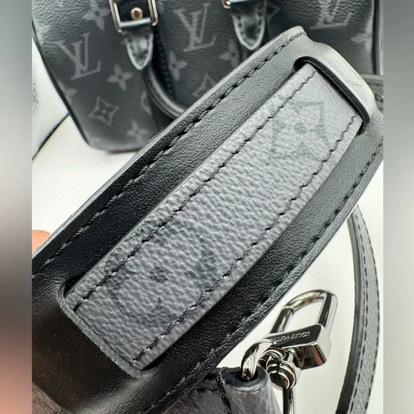 Louis Vuitton Keepall Bandoulière 25 - Picture 14 of 16